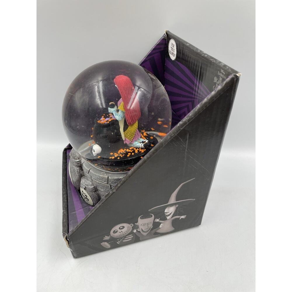 Nightmare Before Christmas Sally Musical Water Globe This Is Halloween Disney - Picture 4 of 10